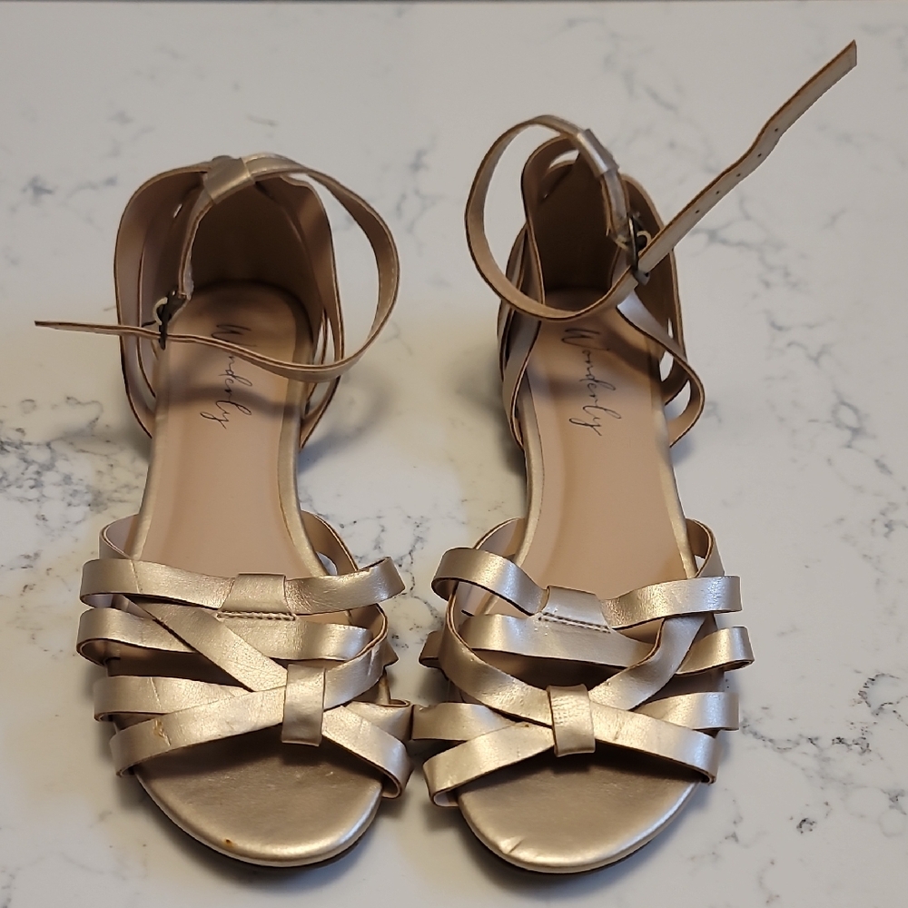 Wonderly Women's Metallic Gold Strappy Sandals